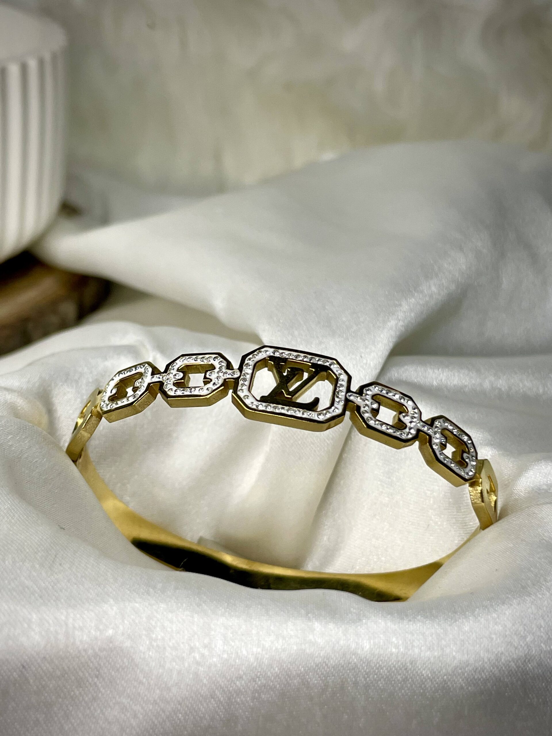 Stainless bracelet B31